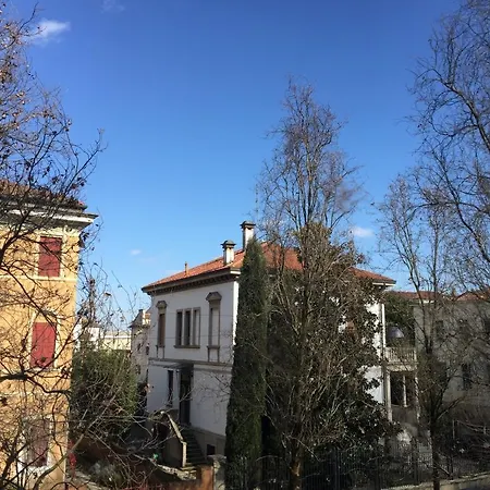 Vendégház Alex House *
